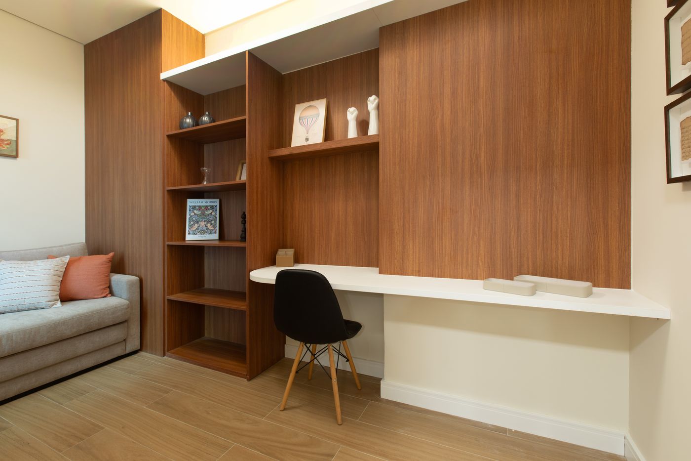 Segundo dormitório convertido em home office — decorado Dellagio